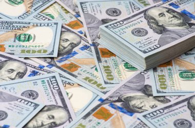100 dolarlık banknotların arkaplanı
