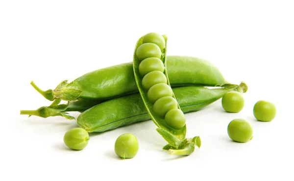 Guisantes Verdes Frescos Aislados Sobre Fondo Blanco —  Fotos de Stock