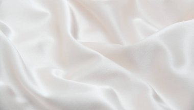 arkaplan olarak beyaz saten kumaş