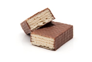 Çikolatalı waffle 'lar beyazda izole edilir.