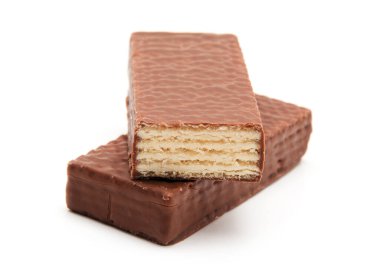 Çikolatalı waffle 'lar beyazda izole edilir.