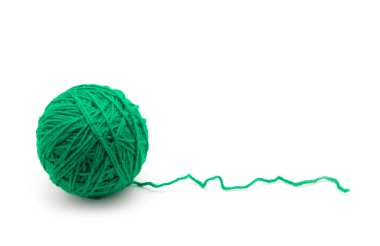 Beyaz arkaplanda iplik yumağı