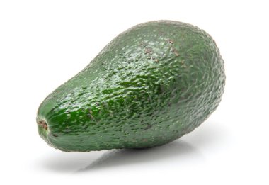 Avokado beyaz üzerine izole