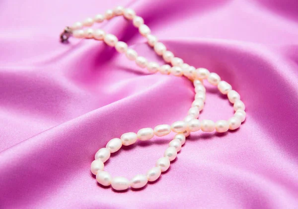 Pearls Necklace Silk Fabric — Stock Photo, Image