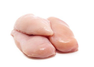Çiğ tavuk göğsü filetosu.