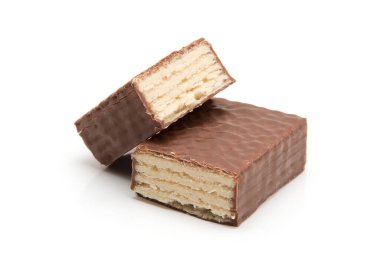 Çikolatalı waffle 'lar beyazda izole edilir.