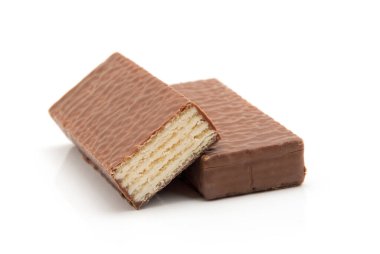 Çikolatalı waffle 'lar beyazda izole edilir.