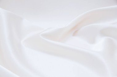 arkaplan olarak beyaz saten kumaş