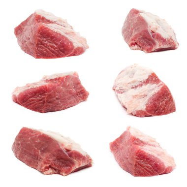 çiğ et beyaz üzerinde izole