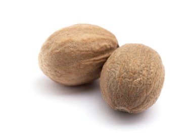 Hindistan cevizi beyaz arkaplanda izole edildi