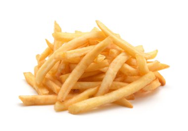 Beyaz arka planda bir yığın iştah açıcı patates kızartması.