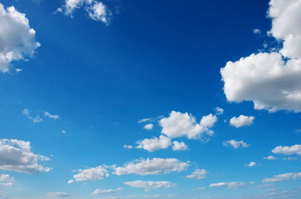 Nuvole Bianche Nel Cielo Blu — Foto Stock