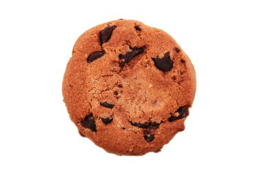 Beyaz üzerine izole edilmiş çikolatalı kurabiye.