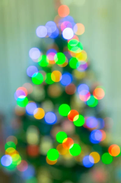 Silhouette Sfocata Dell Albero Natale Con Luci Sfocate — Foto Stock