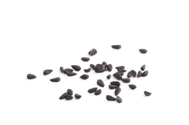 Siyah Susam Tohumları beyaz arkaplanda izole