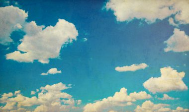 Bulutlu gökyüzünün klasik fotoğrafı