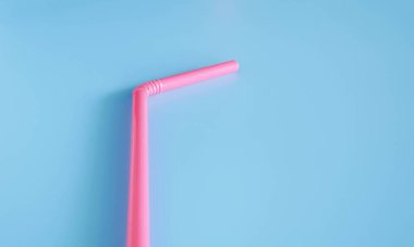 kullanılmış plastik pipet.