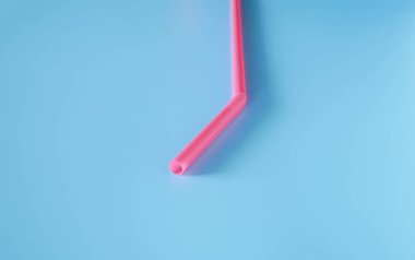 kullanılmış plastik pipet.