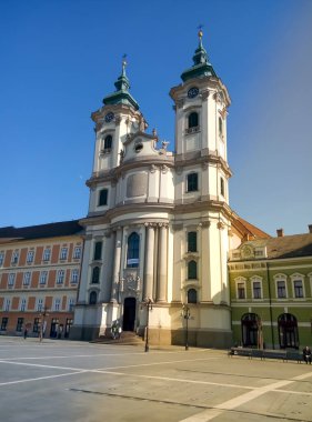 Dekorasyonlu eski mimari bina.
