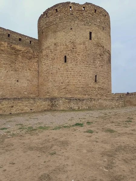 Die Alten Türme Der Restaurierten Burg — Stockfoto
