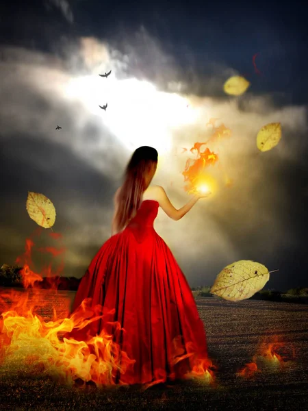 Jeune Femme Belle Robe Rouge Avec Feu Ciel Dramatique — Photo