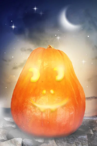 Фотоманипуляция Тыквой Хэллоуин Вечером — стоковое фото
