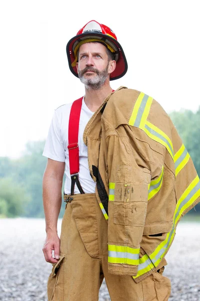 Portrait Beau Pompier Uniforme Debout Extérieur — Photo