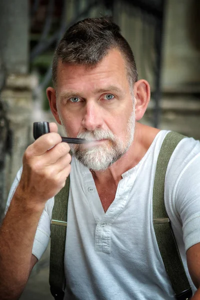 Portrait Handsome Bearded Man His 50S Smoking Pipe — Stock Photo, Image