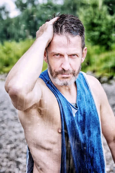 Portrait Handsome Bearded Athlete Standing Outdoors Rain — Stock Photo, Image