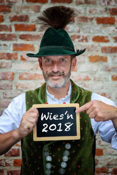 Handsome Bavarian Man Holding Sign German Words Oktoberfest 2018 — Stock Photo, Image