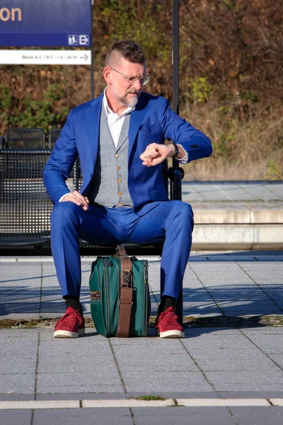 Man Suit Train Station Looking Annoyed His Wristwatch — Stock Photo, Image