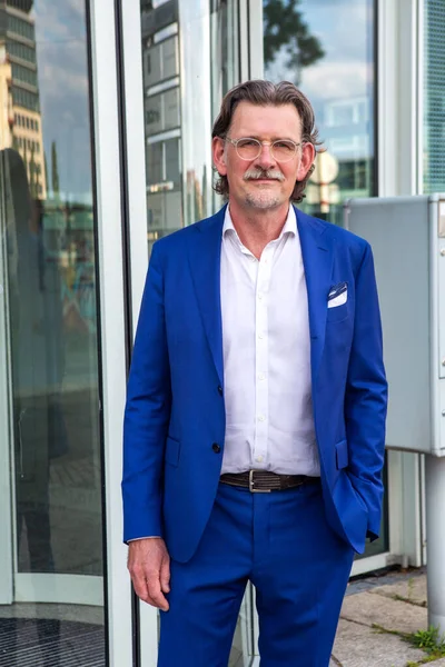Portrait Handsome Businessman Blue Suit Standing — Stock Photo, Image