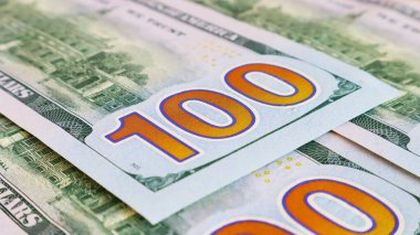 Finans kağıt banknotları 100 dolar yakın çekim