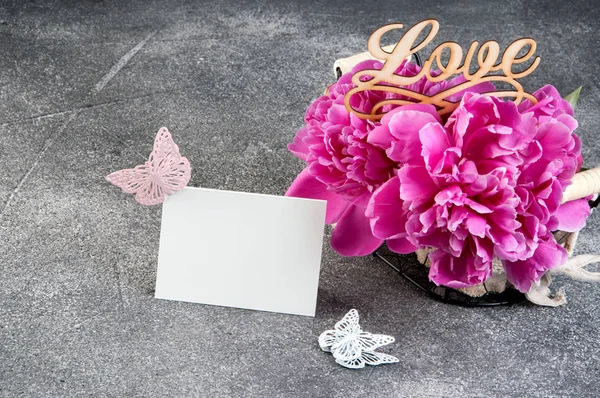 Blank Note Basket Pink Peonies Wooden Word Love Close Gray — стоковое фото