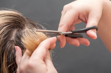 Saç yakın çekim kızlar makas kesim