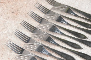 Beton zemin üzerine çatal. Metin için yer kopyalayın.