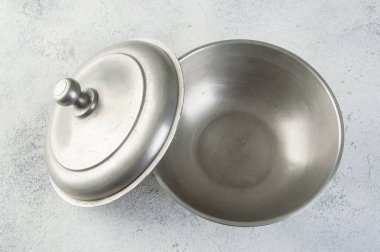 Antik kalay servis tabağı kapaklı ayaklı