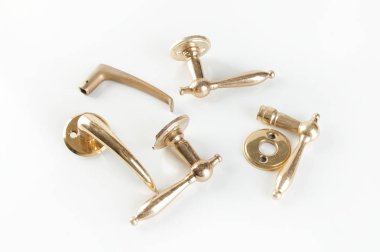 Antika pirinç kapı kolları