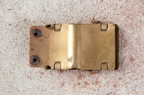 Eski pirinç kemer tokası. Metin için alanı kopyala.