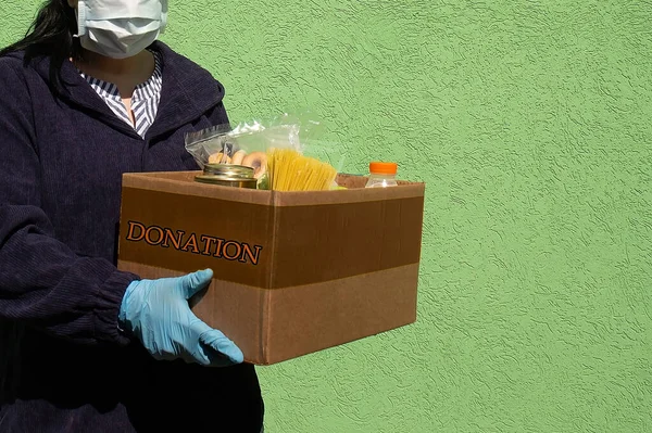 the box of food, food donation, coronavirus