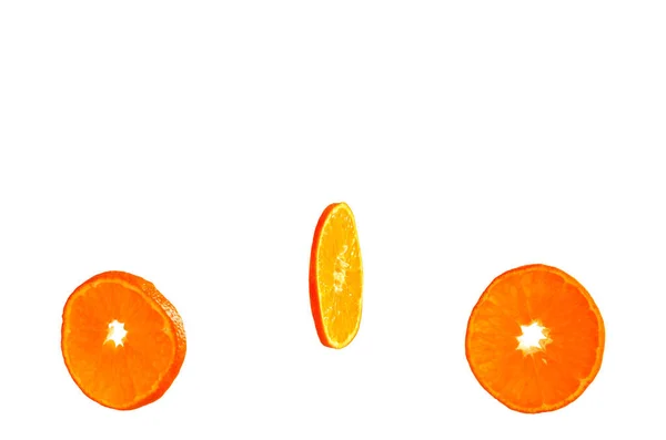 바탕에 모양으로 감귤류 과일을 놓는다 오렌지 — 스톡 사진