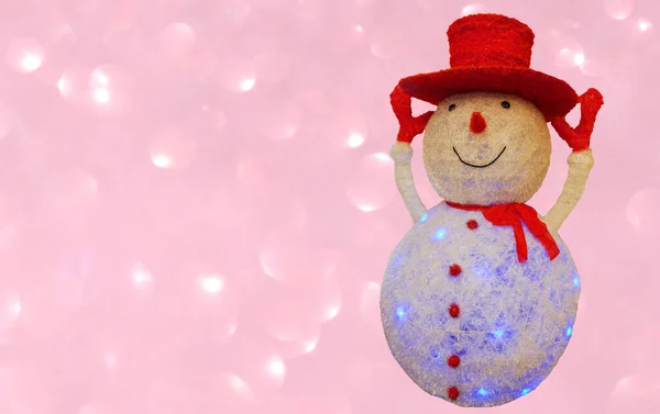 Figur Eines Fröhlichen Schneemanns Mit Rotem Hut Und Fäustlingen Auf — Stockfoto