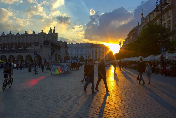 Cracóvia Polônia Maio 2014 Uma Ampla Vista Rua Angular Praça — Fotografia de Stock