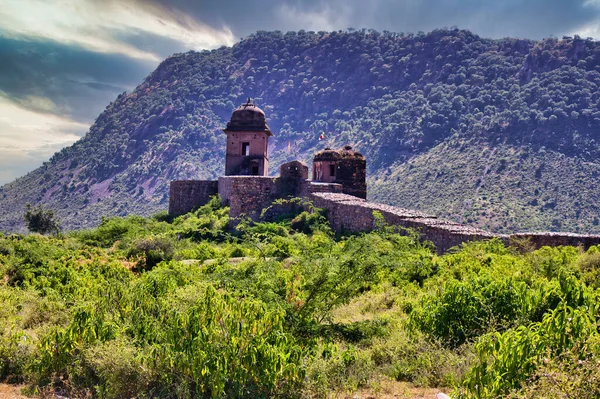 Rajasthan Indie Října 2012 Krajina Kopcovitých Hor Obklopujících Opuštěnou Prokletou — Stock fotografie