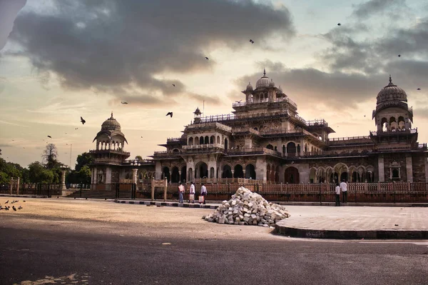 インドのジャイプール 2012年10月20日 宮殿の広角ビューはアルバートホール博物館のインドの建築に似ています — ストック写真