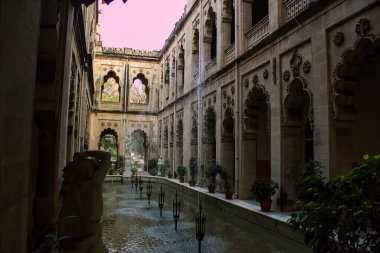 Vadodara, Hindistan - 16 Kasım 2012: Gujarat eyaletindeki Lakshmi Vilas Sarayı, Baroda Eyaleti 'ni yöneten Gaekwad maratha ailesi tarafından inşa edilmiştir.