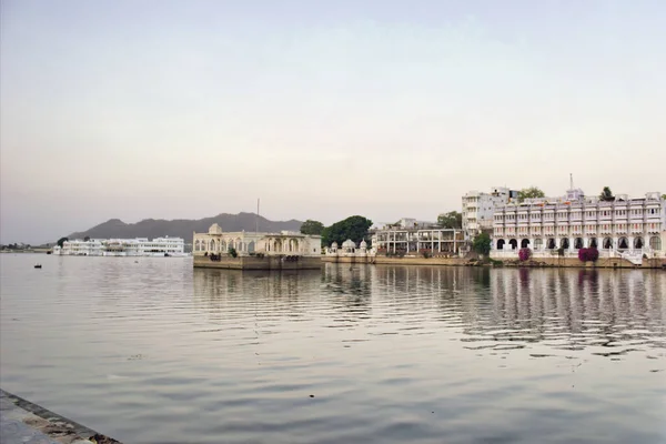 Palacio Real Construido Lago Pichola Situado Udaipur Ciudad Del Estado —  Fotos de Stock