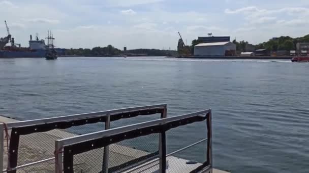 Gdansk Polônia Norte Timelapse Tiro Navio Pirata Westerplatte Uma Península — Vídeo de Stock