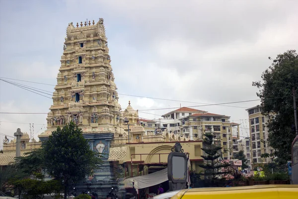 Bangalore Indien September 2016 Hindutempel Südindien Mit Farbenfroher Götterskulptur Die — Stockfoto