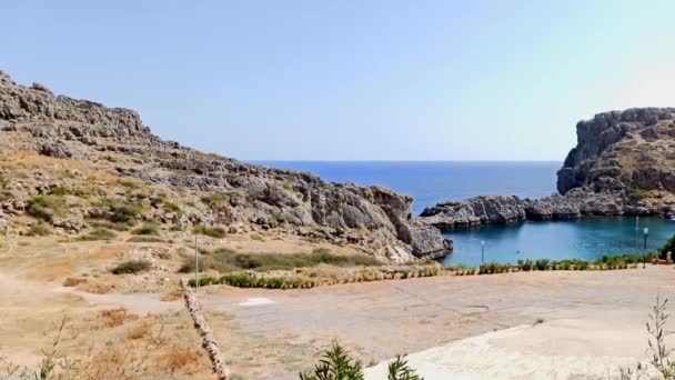 Rodas Grecia Playa Laguna Natural Cubierta Montañas Ciudad Lindos Una — Vídeos de Stock